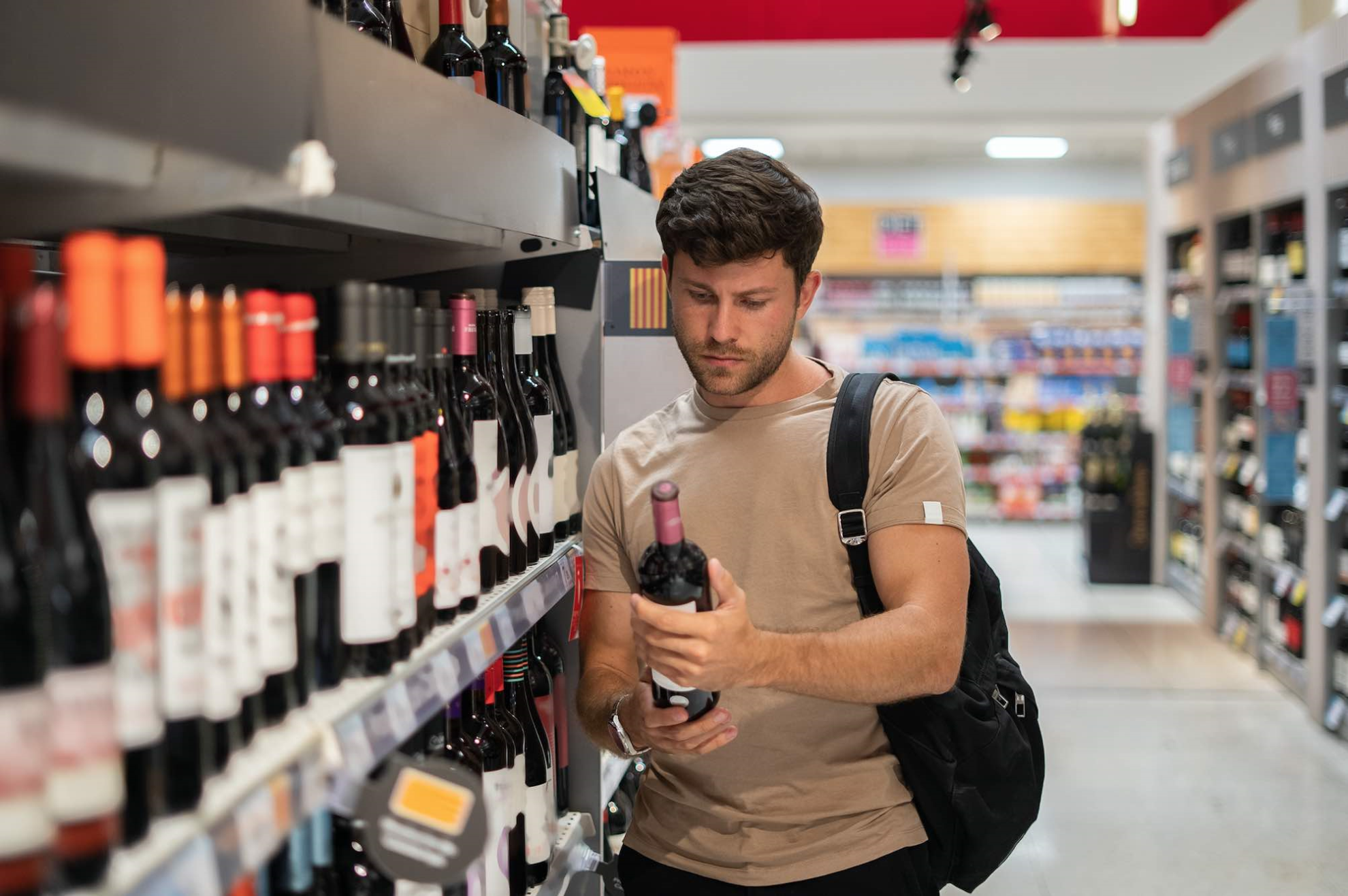 Les ventes de vin en GMS plongent encore