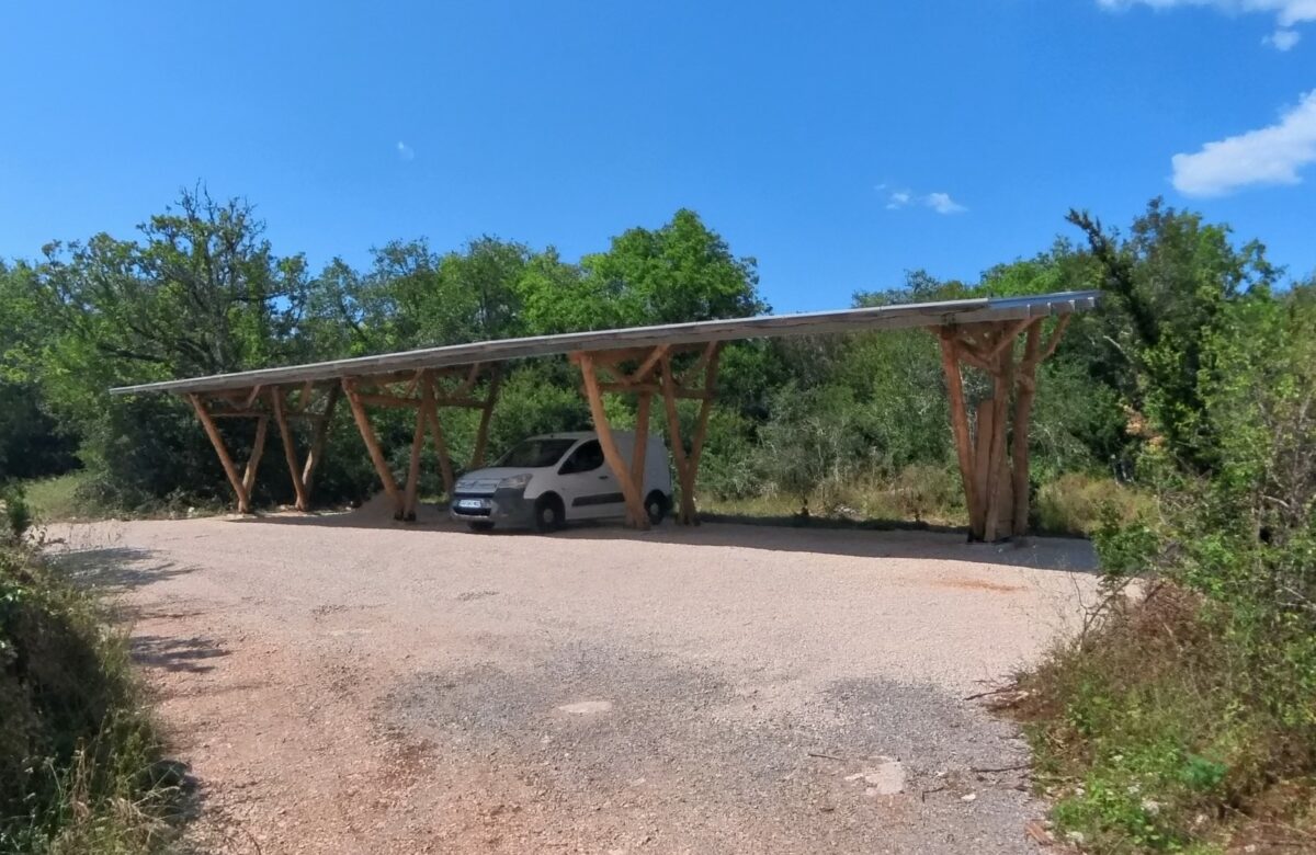 Mecowood : Des structures en bois du causse  pour les panneaux photovoltaïques