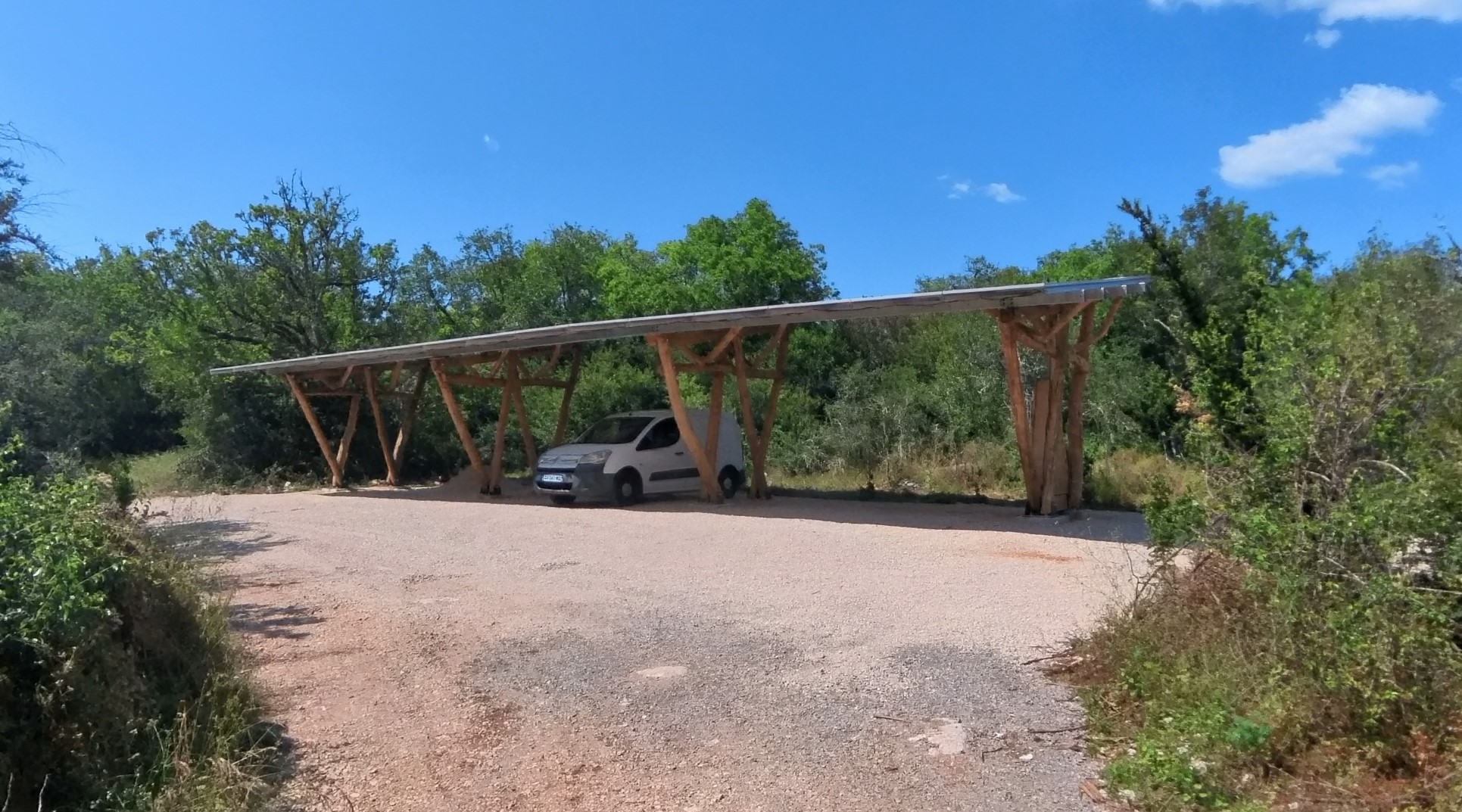 Mecowood : Des structures en bois du causse  pour les panneaux photovoltaïques