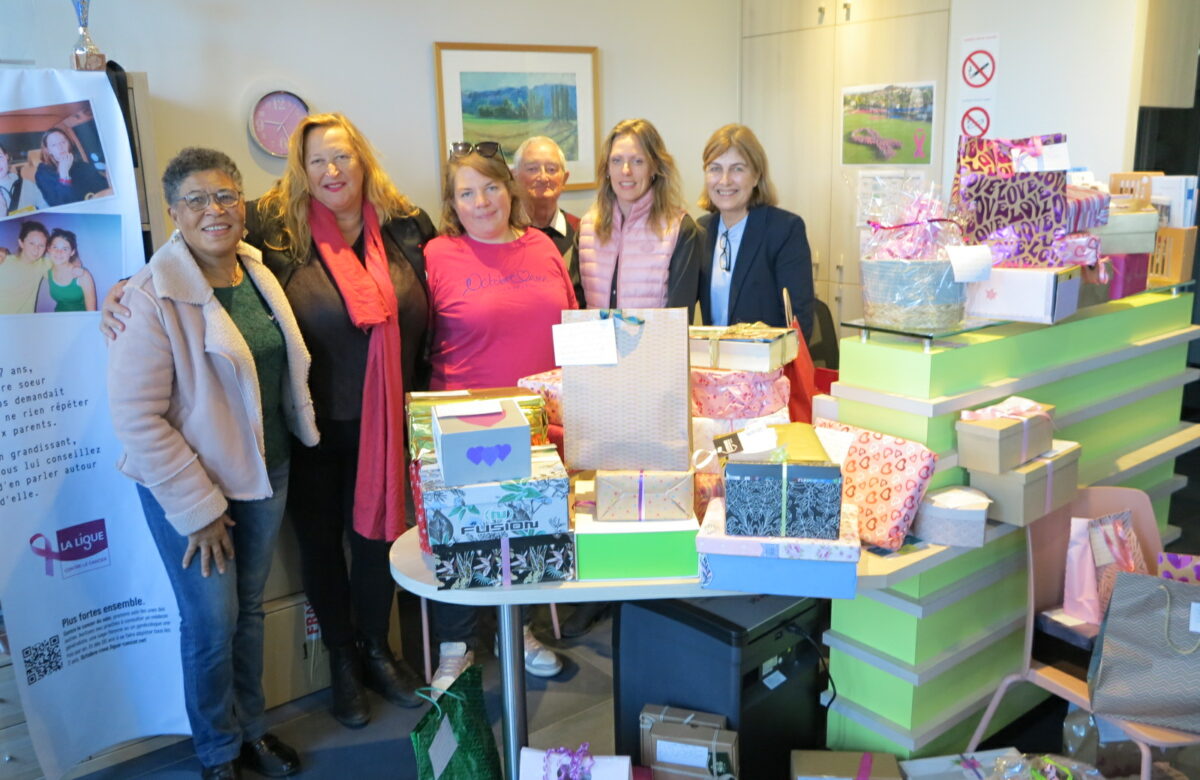 Les agricultrices confectionnent des boîtes cadeaux pour les malades