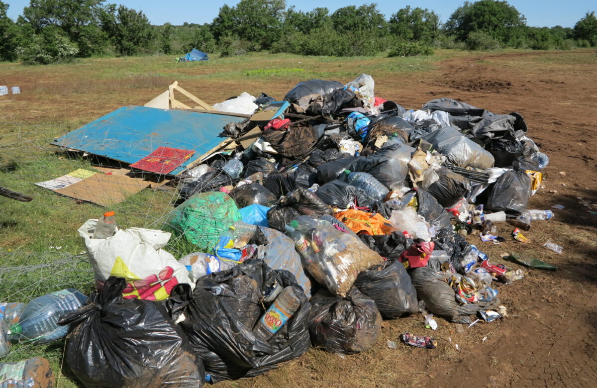 Rave Party de Montvalent : De gros dégâts pour l’exploitation agricole et l’environnement