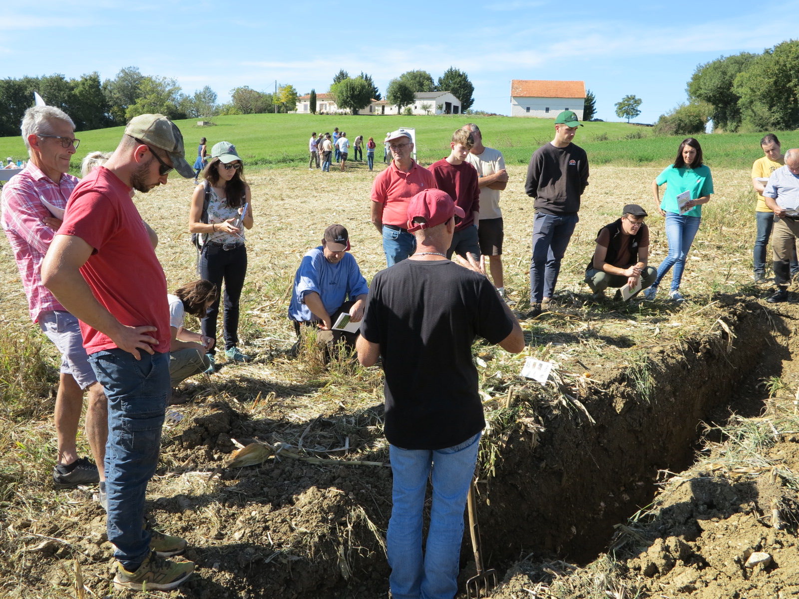 Agriculture de conservation des sols : une rencontre technique fructueuse à Castelnau-Montratier
