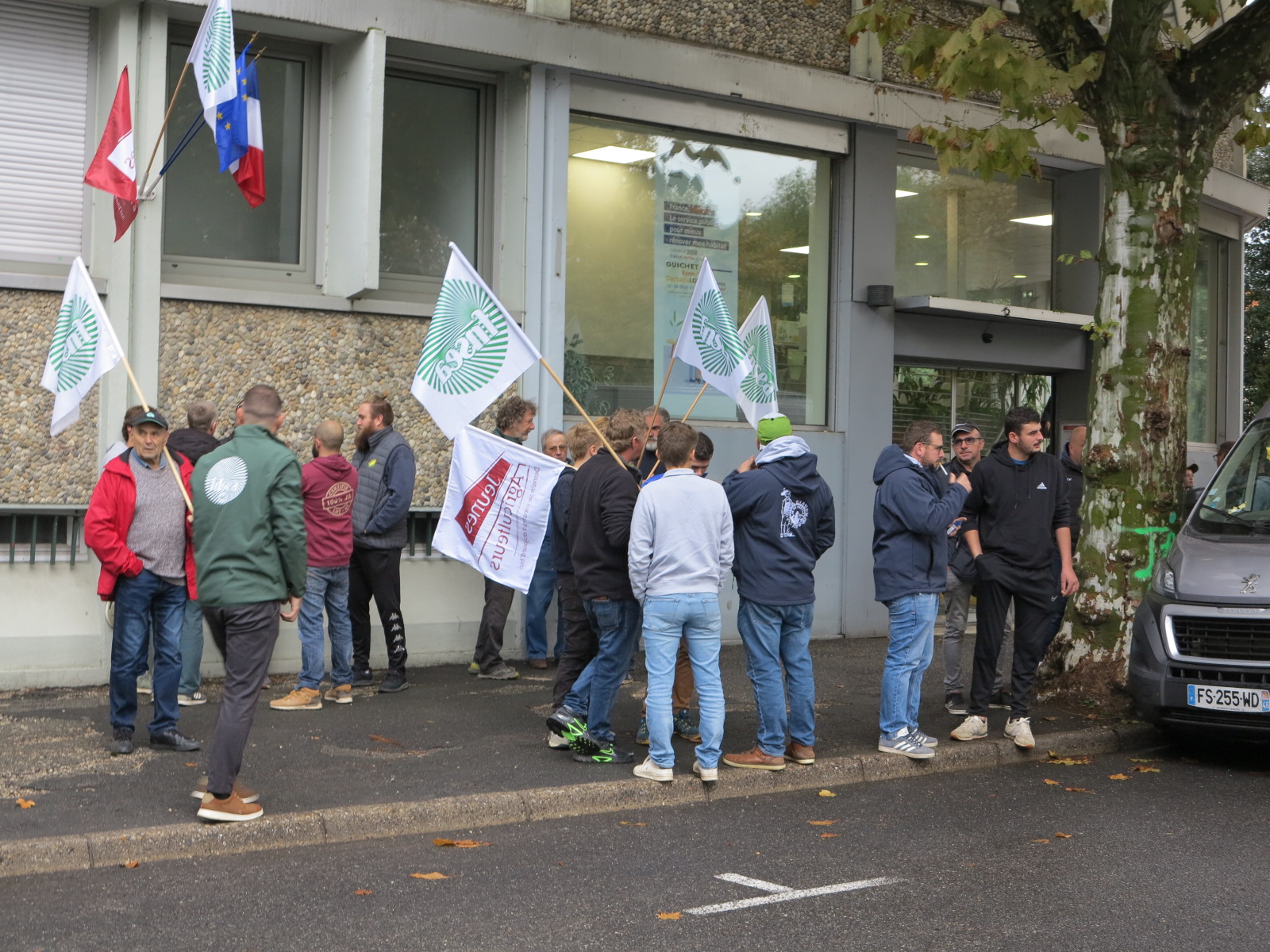 Contrôle OFB: FDSEA et JA en soutien d’un jeune agriculteur incriminé