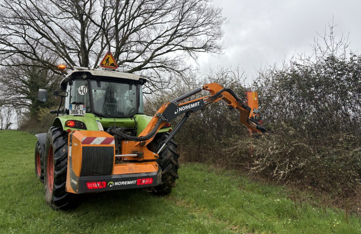 Vidéo. Présentation de matériel pour tailler les haies à des CUMA